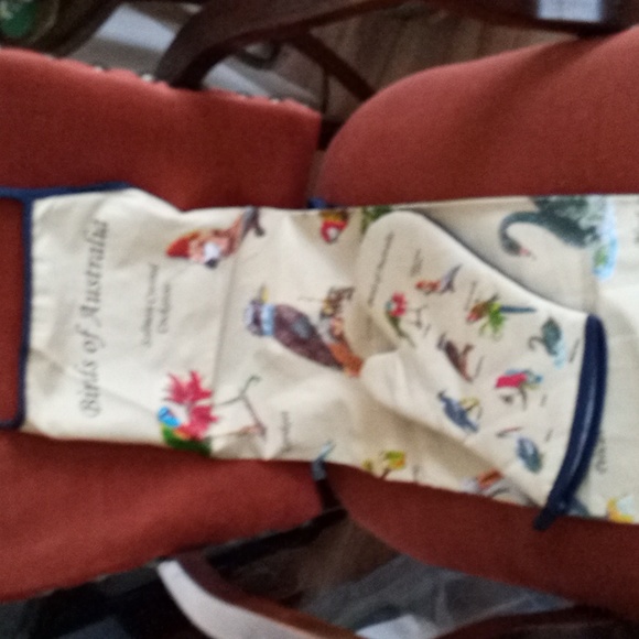 Birds Of Australia Bib Apron And Oven Mitt NWOT - Picture 1 of 4